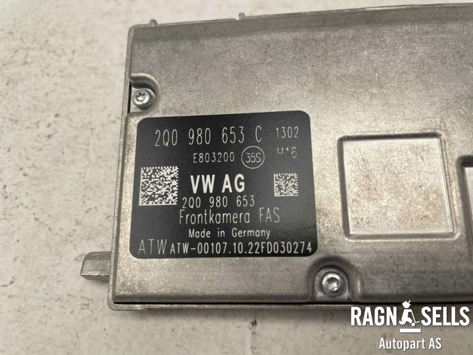 Parkeringskamera foran til Audi Q3 2019-->> (Type II) (2Q0 980 653 C|2Q0 980 653|E803200)