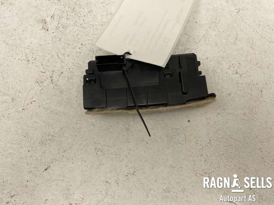 Antenne forsterker til Ford Ranger / Ranger Raptor 2015-2022  (EB3T-18D816-CD|)