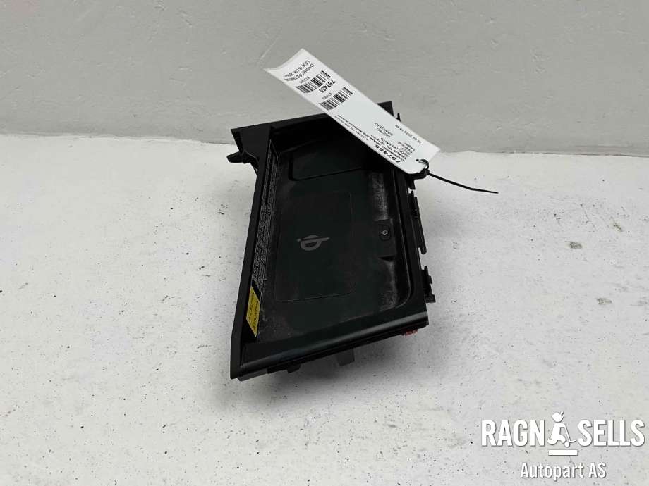 Dashbord trådløs mobillader til Lexus UX 2018-->>  (861C0-76041|)