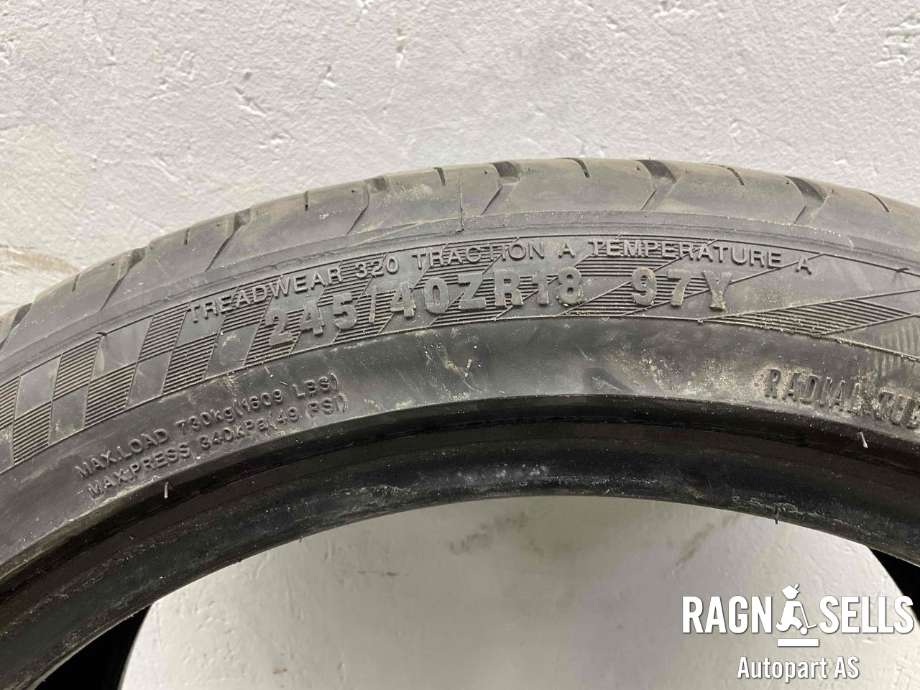 Dekk til Toyota Avensis 2009-2015 (Type III, Fase 1)  (RADAR|245/40R18|)