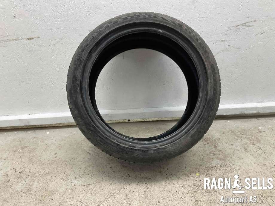 Dekk til Toyota Avensis, 2009-2015 (Type III, Fase 1) (RADAR|245/40R18)
