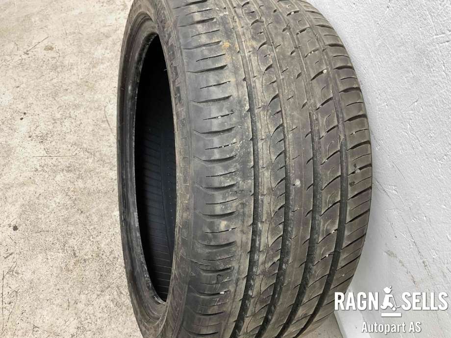 Dekk til Toyota Avensis 2009-2015 (Type III, Fase 1)  (RADAR|245/40R18|)