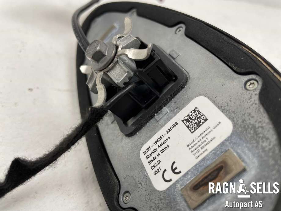 Antenne til Ford Mustang Mach-e 2020-->>  (MJ8T-19K351-ABPRAA||2610115)