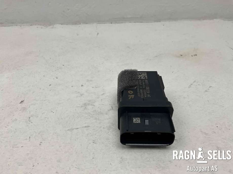 Rele diverse til Ford Mustang Mach-e 2020-->>  (NU5T-13B224-AC|)