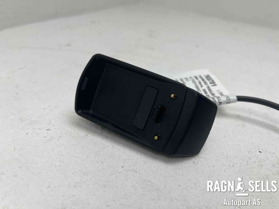 Dashbord trådløs mobillader til BMW 7-Serie 2009-2015 (F01/F02/F03/F04) (F01/F02/F03/F04) (84 10 9 223 773|)