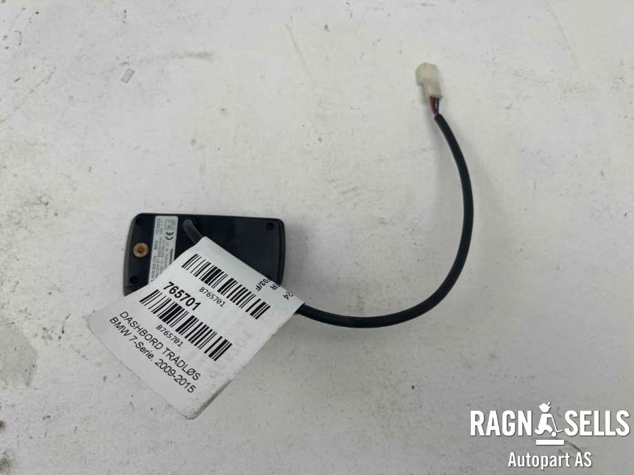 Dashbord trådløs mobillader til BMW 7-Serie 2009-2015 (F01/F02/F03/F04) (F01/F02/F03/F04) (84 10 9 223 773|)