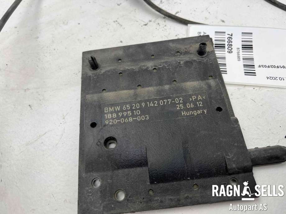Antenne til BMW 7-Serie 2009-2015 (F01/F02/F03/F04) (F01/F02/F03/F04) (65 20 9 142 077|65 20 9 142 077-02|)