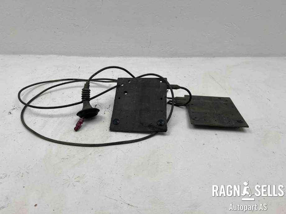 Antenne til BMW 7-Serie 2009-2015 (F01/F02/F03/F04) (F01/F02/F03/F04) (65 20 9 142 077|65 20 9 142 077-02|)