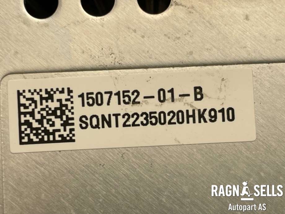 Bilstereo forsterker til Tesla Model Y 2021-2024 (Type I)  (1507152-01-B|)