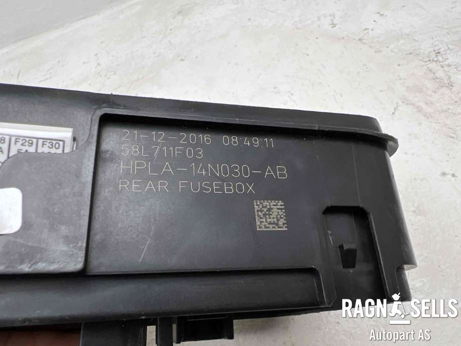 Sikringsboks bagasjerom til Land Rover Discovery 2017-->> (Type V) (HPLA14N030AB|HPLA14N030BC|LR112923)