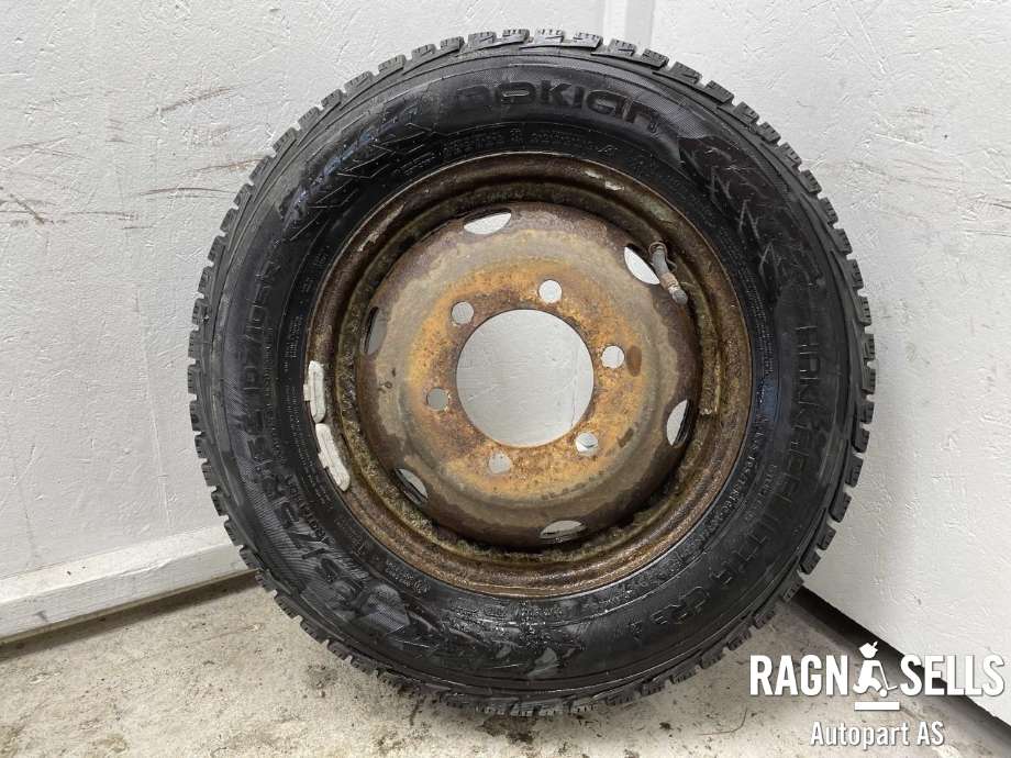 Hjulsett stål vinter til Iveco Daily 1990-2000 (Type II)  (NOKIAN|6X170/ET107/130|195/75R16C|)