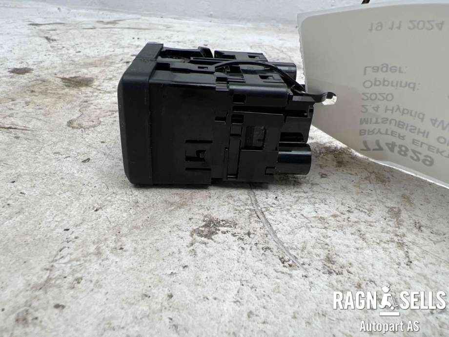 Bryter elektrisk håndbrekk/parkbrems til Mitsubishi Outlander 2015-->> (Type III, Fase 2)  (8606A033|)