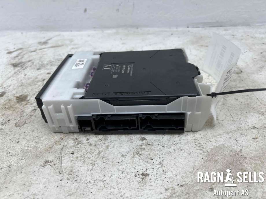 Sikringsboks til Toyota RAV4 2019-->> (Type V) (6357-2876|82730-42842|89221-42640|50153217)