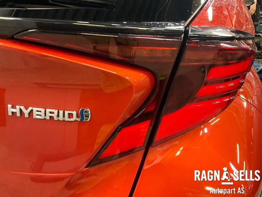 Baklykt høyre indre til Toyota C-HR 2016-->> (81580F4130|)