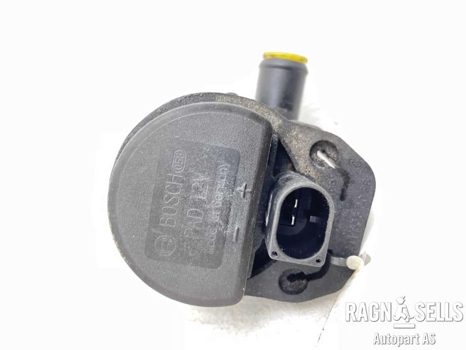 Vannpumpe elektrisk til Mercedes Vito 2014-->> (W447) (W447) (BOSCH|A 211 835 02 64|)