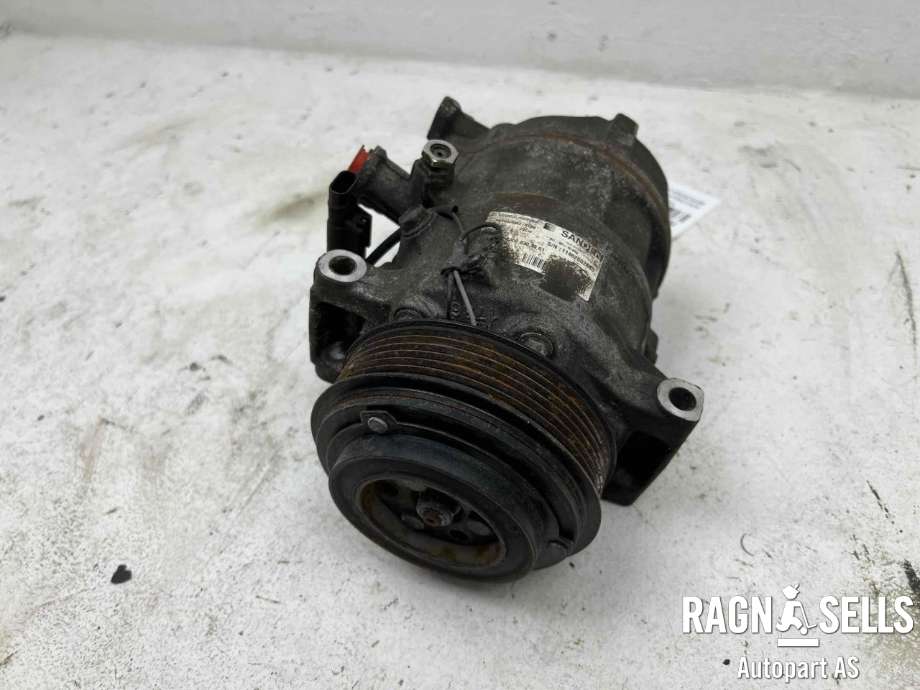 Aircondition kompressor til Mercedes Vito 2014-->> (W447) (W447) (A 000 830 39 02|A0008303002|A0008303801|A0008303902|A0008304002|A0008304400|A0008305301|A0032306911|0008303002|0008303801|0008303902|0008304002|0008304400|)