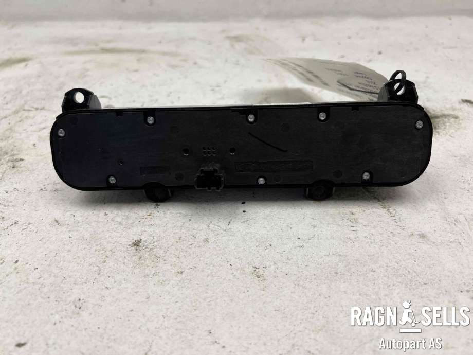 Bilstereo betjeningspanel til Ford Ecosport 2016-->> (GN15-18K811-HF|GN15-18K811-HE|10175177-01)