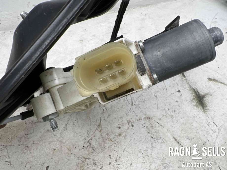 Ruteheis venstre foran til BMW X1 2009-2015 (E84) (E84) (51 33 2 990 385|6927027|996624102|)