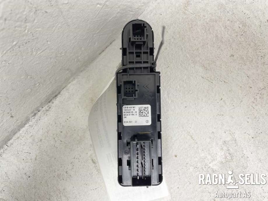 Bryter ruteheis førerdørspanel til Citroën ë-C4 2020-->>  (96 788 281 ZD|10025552-18|96 788 281 ZD-04)