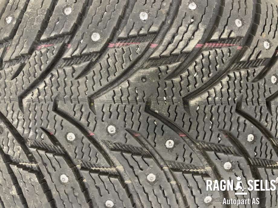 Dekk vinter pigg til Opel Zafira B 2005-2011  (NANKANG|215/60R16|)