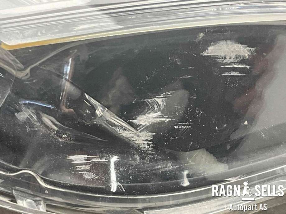 Frontlykt venstre halogen til Ford Transit Connect 2013-2018 Type II, Fase 1  (VALEO|FT11-13W030-DB||1949635)