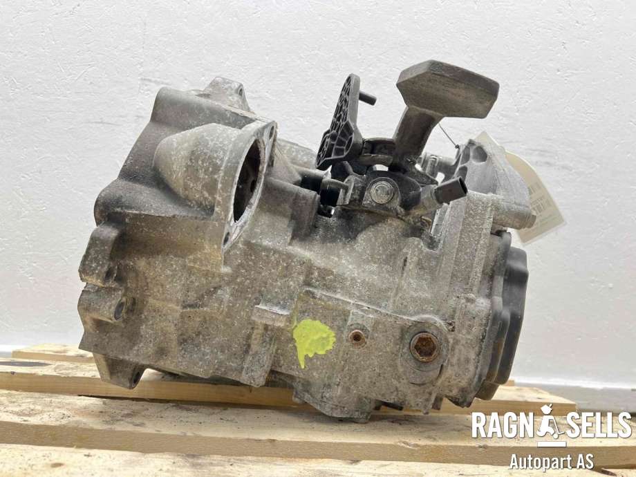 Girkasse manuell til VW Caddy 2010-2015 (Type III, Fase 2)  (0A4 300 046 J|0A4 300 046 JX|LZY)