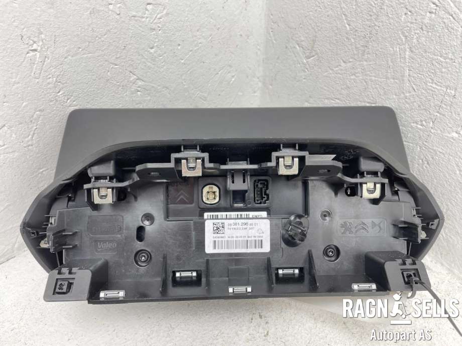 Bilstereo navigasjon skjerm til Peugeot 208 2019-->> (Type II)  (VALEO|983812968001|E456386C|)