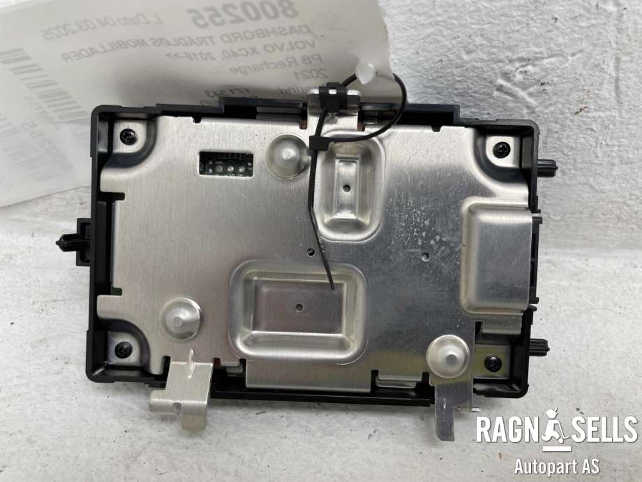 Dashbord trådløs mobillader til Volvo XC40 2018-2024  (32359368|P32359368|)