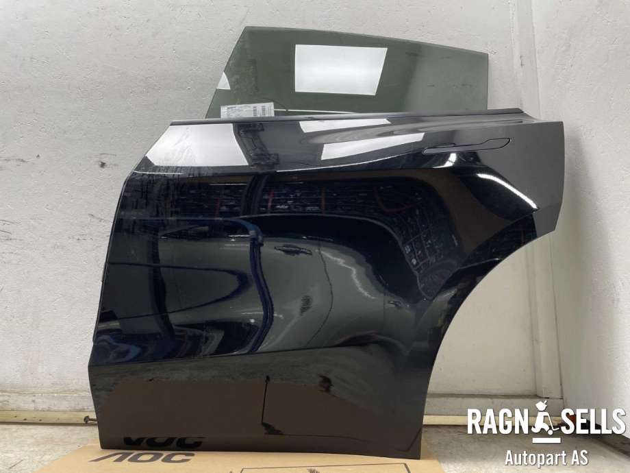 Dør venstre bak til Tesla Model Y 2021-2024 (Type I) (1641704-ED-A||1493561-EC-A|1493561-ET-A|2035502-EC-A|2035502-ED-A|2035502-ET-A)