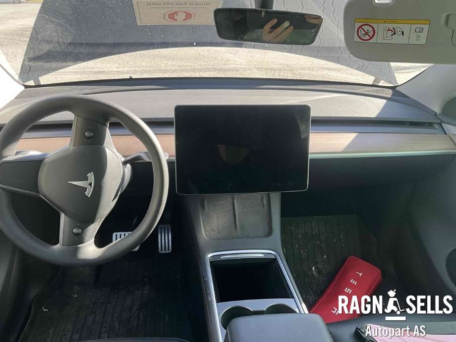 Dashbord til Tesla Model Y, 2021-2024 (Type I) (1641542-00-B)