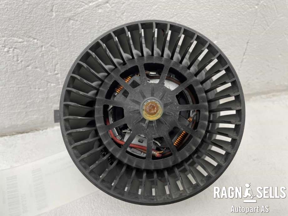 Varmeapparat motor bak til VW Transporter / Caravelle 2003-2009 (Fase 1) (T5) (T5) (7H0 819 021||7E0819021A| 7H0819021A| 955 572 061 00| 955 572 061 01| 95557206100| 95557206101| 7H0819021)