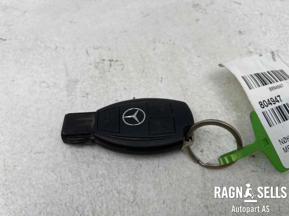 Nøkkel til Mercedes Vito 2014-->> (W447) (W447) (A 447 905 82 03|)
