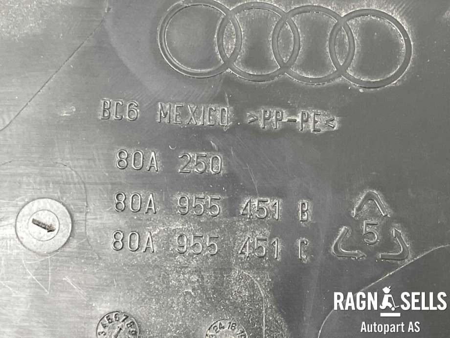 Spylertank foran til Audi Q5 2017-->> (Type II) (80A 955 453 C|80A955451B|80A955451C)