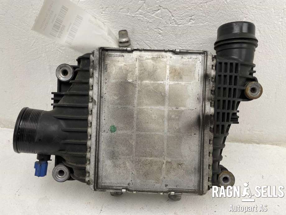 Intercooler til Jaguar XE 2015-->>  (HVCC|TLX1026|GX736K775AC|T2H46681|GX736K775AF)