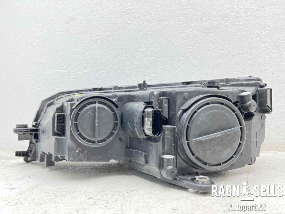 Frontlykt høyre halogen til Škoda Octavia 2017-2020 (Type III, Fase 2) (5E1 941 016 C|)