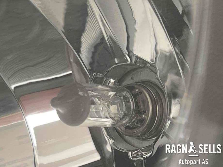 Frontlykt venstre halogen til Škoda Octavia 2017-2020 (Type III, Fase 2) (5E1 941 015 C|)