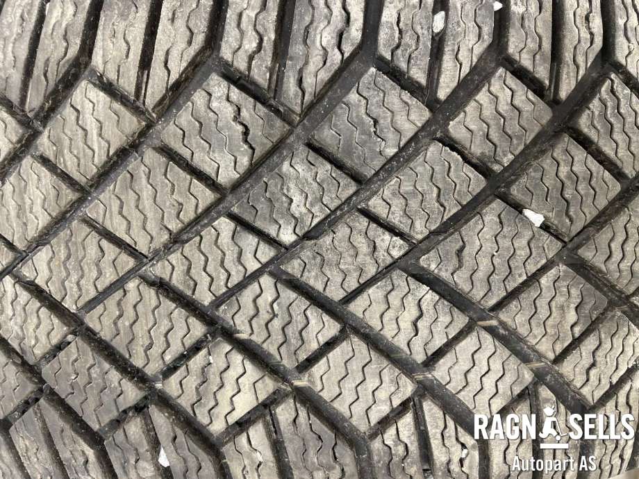 Dekk vinter piggfri til Audi Q5 2017-->> (Type II)  (CONTINENTAL|235/60R18|)