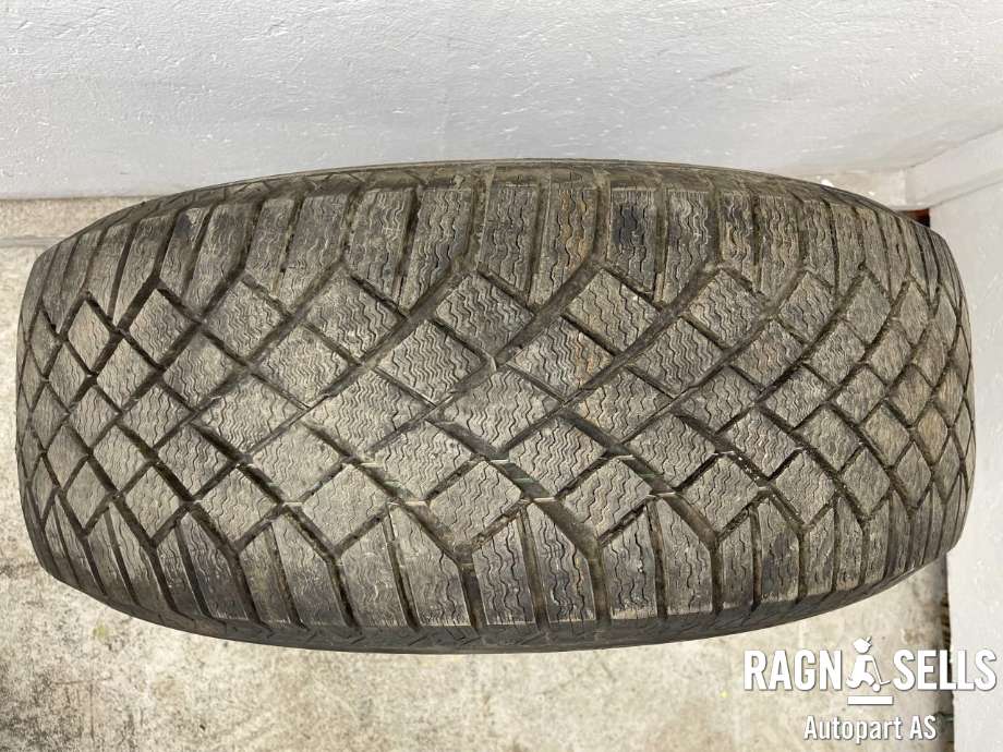 Dekk vinter piggfri til Audi Q5 2017-->> (Type II)  (CONTINENTAL|235/60R18|)