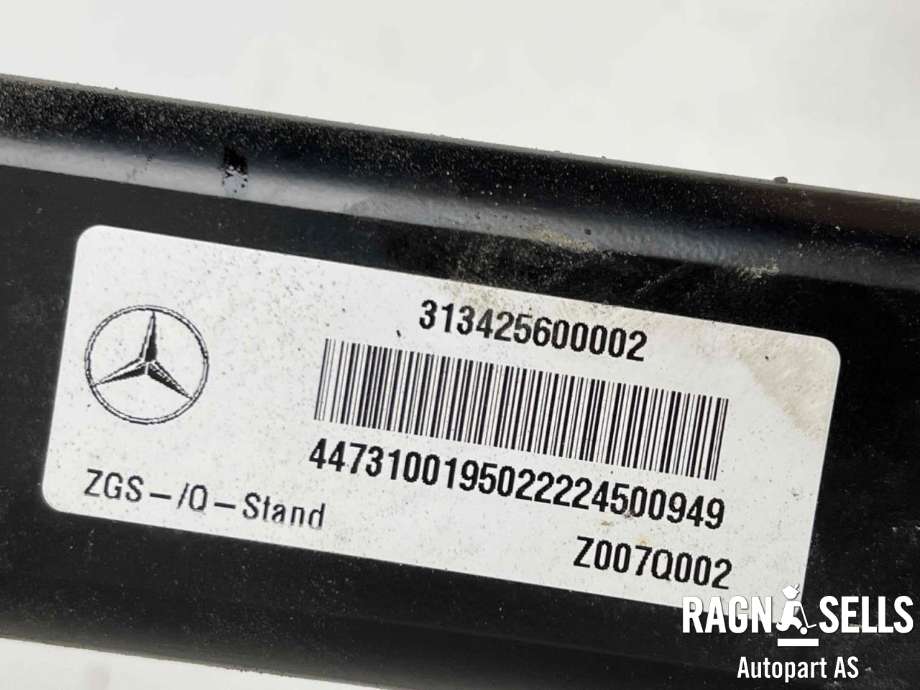 Hengerfeste til Mercedes Vito 2014-->> (W447) (W447) (A4473100195|A 447 310 01 95|A 447 315 01 03)