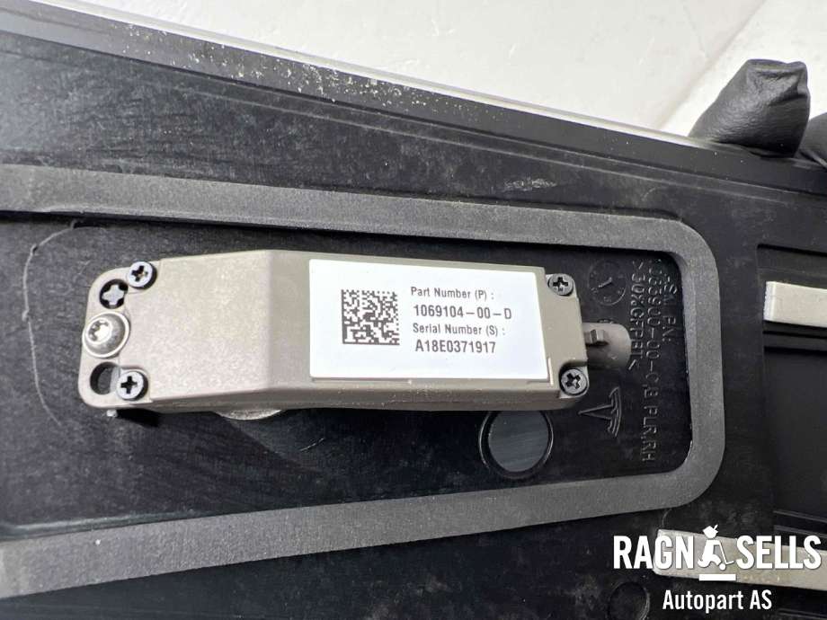 Kamera parkeringshjelp til Tesla Model S 2016-2021 (Fase 2)  (1069104-00-D|1092307-00-E|)