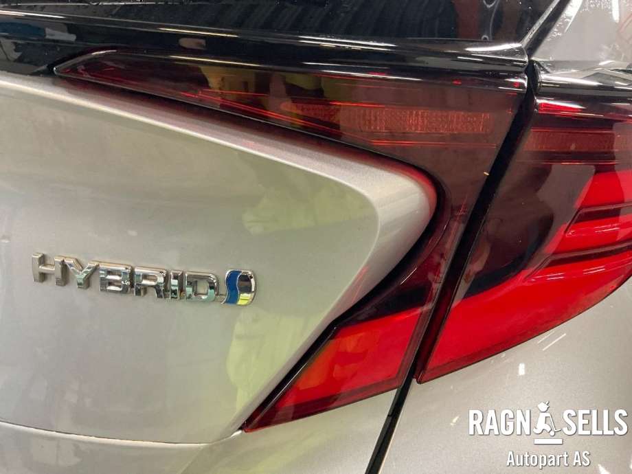 Baklykt høyre indre til Toyota C-HR 2016-->> (81580F4130|)