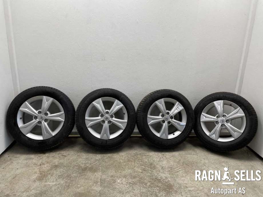 Hjulsett aluminium vinter til Toyota C-HR 2016-->> (CONTINENTAL|5X114.3/ET45/60.1|215/60R17|PW457-10001)