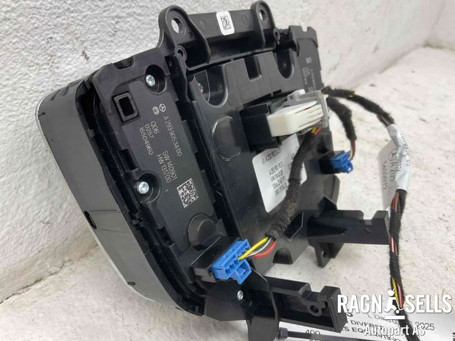 Bilstereo diverse til Mercedes EQC 2019-->>  (A 253 900 24 07|)