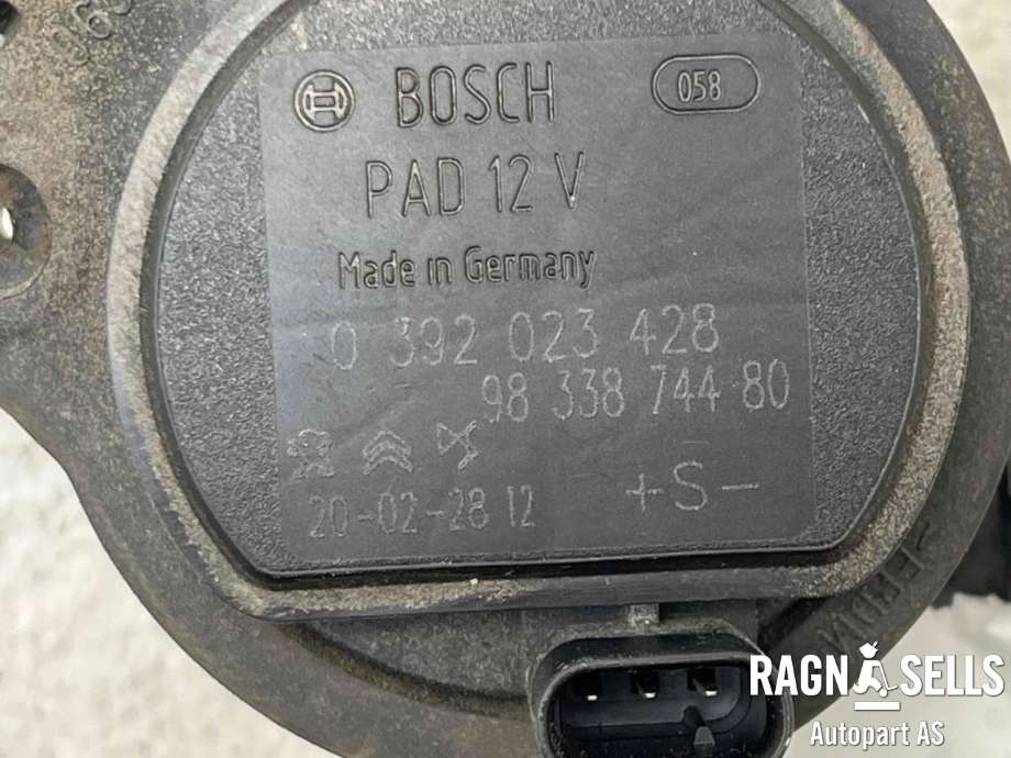 Vannpumpe elektrisk til Peugeot e-208 2019-->>  (3137236050|9833874480|98 338 744 80)