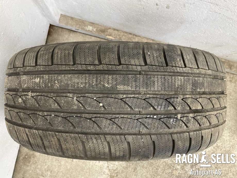 Dekk til Audi A4 2007-2014 (Type IV) (B8) (B8) (225/40R19|)