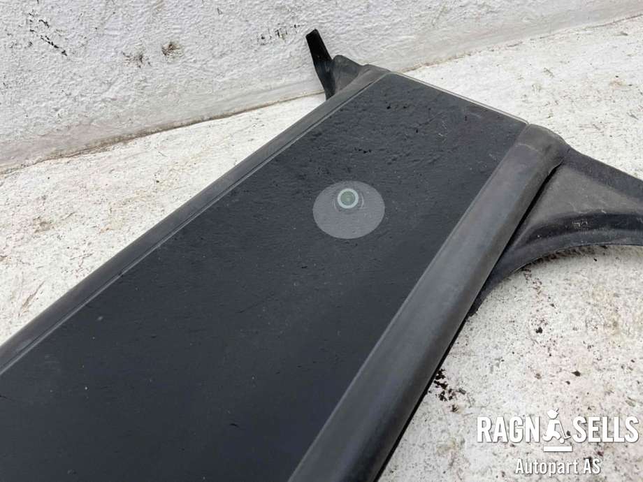 Kamera parkeringshjelp til Tesla Model Y 2021-2024 (Type I) (1506886-00-H|1516258-00-E|1100619-00-C)