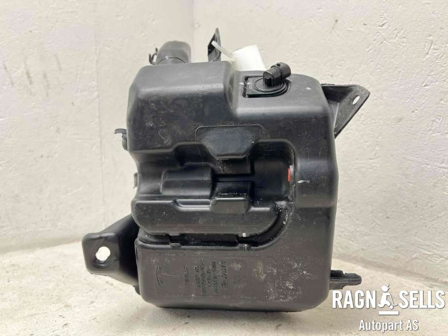 Spylertank til Tesla Model Y 2021-2024 (Type I)  (1607948-00-B|)