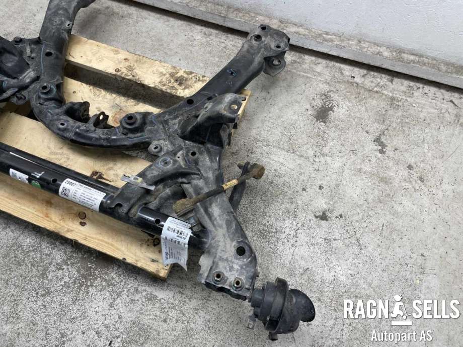 Travers foran hoved til Tesla Model Y 2021-2024 (Type I)  (1044531-01-B|)