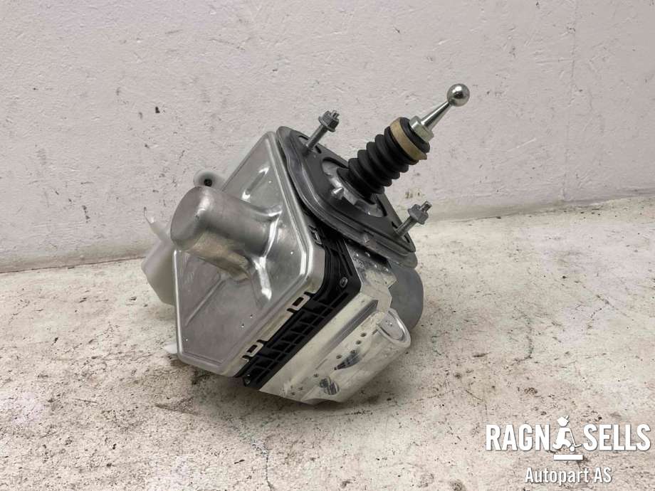 Bremsekraft-forsterker til BMW i4 2021-->> (G26) (G26) (34 51 5 A96 FD9|34 51 5 B3E D78|34 51 5 B33 D69|34 51 9 504 021|34 51 5 A7C 671)