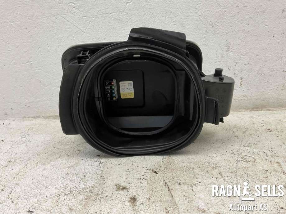 Batterilader inntak/luke til BMW i4 2021-->> (G26) (G26) (51 17 8 737 953|41 00 7 478 450|)
